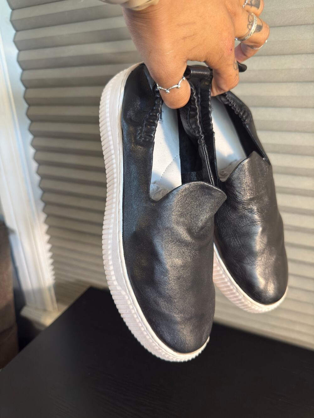 Sofft Black Leather Slip On Platform Sneakers Comfort Shoes Women’s Size 9M